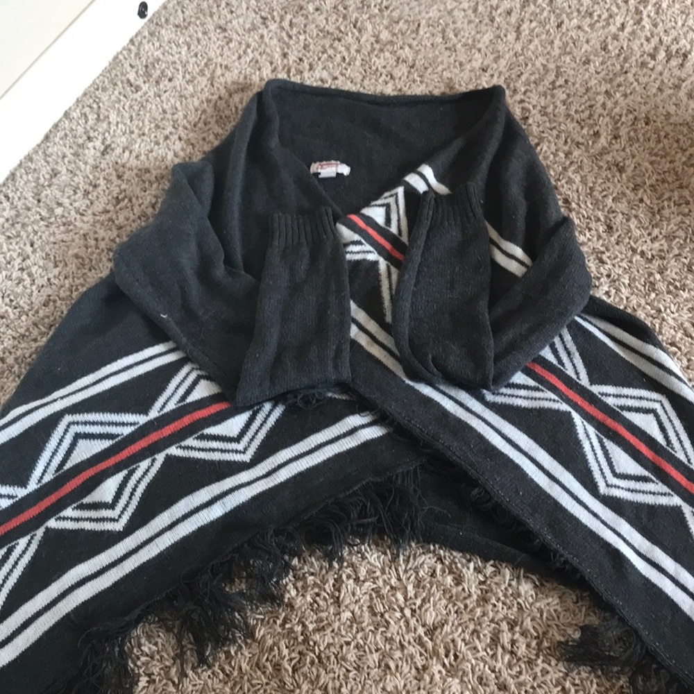 I’m selling a Arizona sweater!